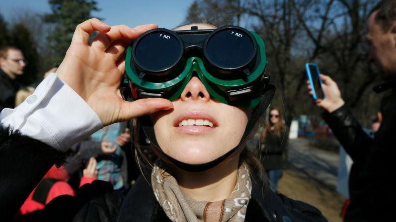 Illustration for article titled LlegĂł el dĂa del eclipse: esto es todo lo que tienes que saber sobre el espectáculo visual del año